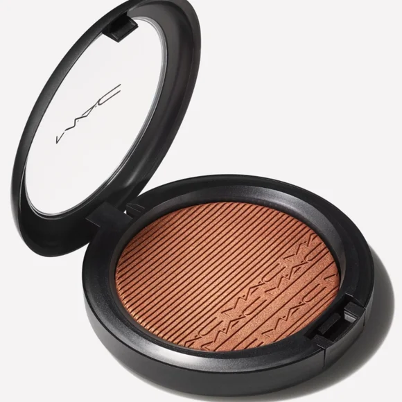 MAC Extra Dimension Skinfinish - Picture 2 of 4